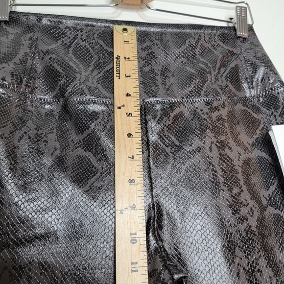7 FOR ALL MANKIND Leggings Snake Print Faux Leather Pants Grey High Rise Medium - Picture 11 of 12